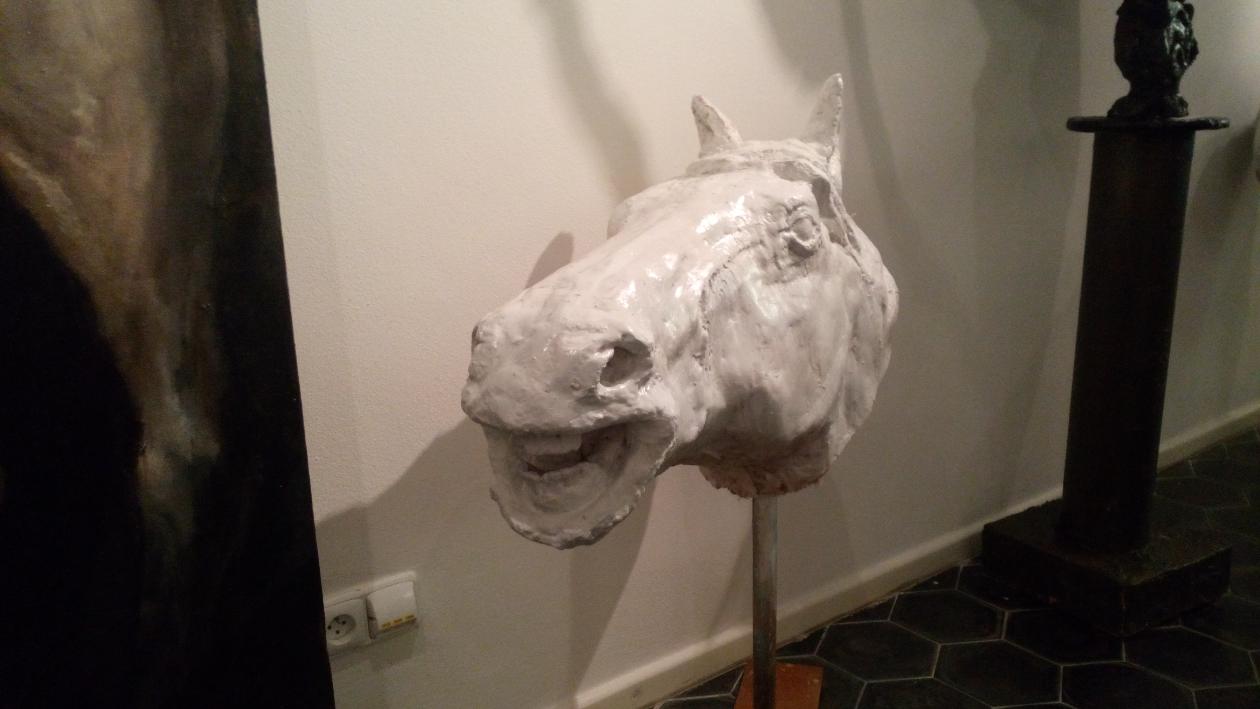 Horse Head, Laminate, oil, 65 x 100 x 40 cm, 2017